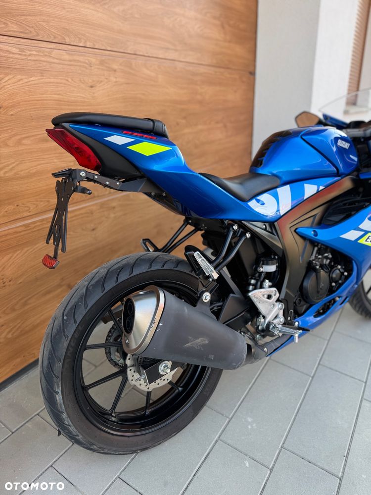 Suzuki GSX-R - 4