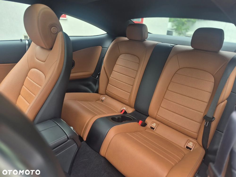 Mercedes-Benz Klasa C 300 9G-TRONIC - 10