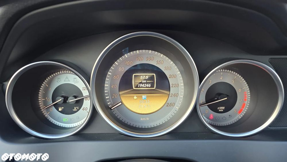 Mercedes-Benz Klasa C 180 BlueEFFICIENCY Avantgarde - 21