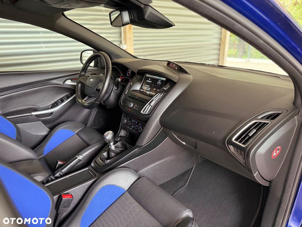 Ford Focus 2.0 EcoBoost ST mit Leder-Exclusiv-Paket - 38