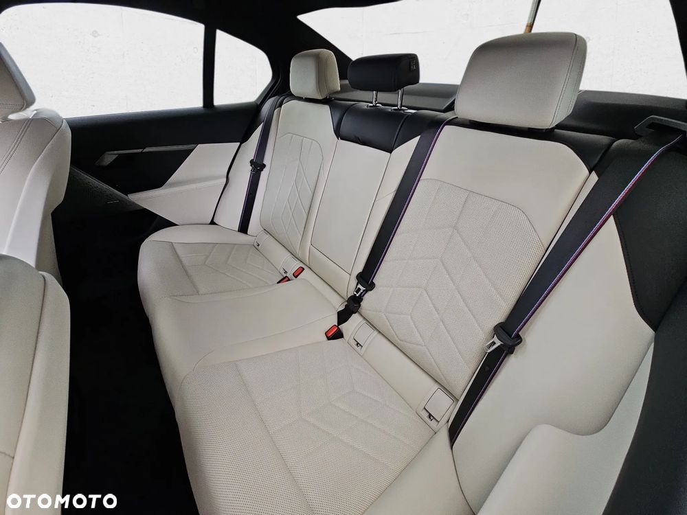 BMW Seria 5 520d mHEV M Sport - 20