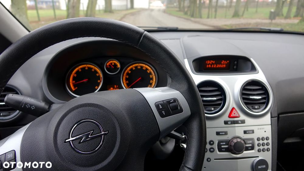 Opel Corsa 1.2 16V Innovation 110 Jahre - 15