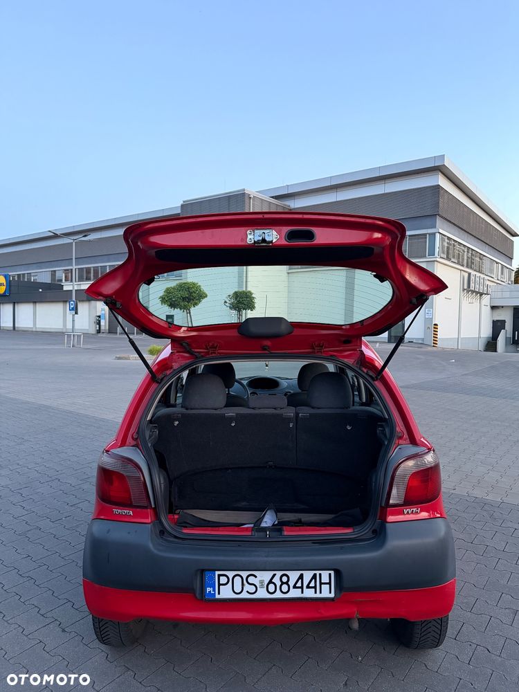 Toyota Yaris 1.0 Base - 10