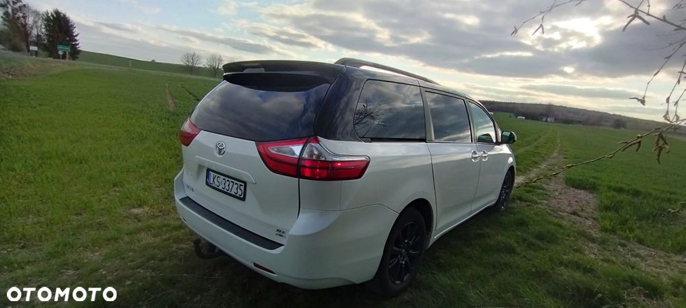 Toyota Sienna 3.5 V6 XLE AWD - 12