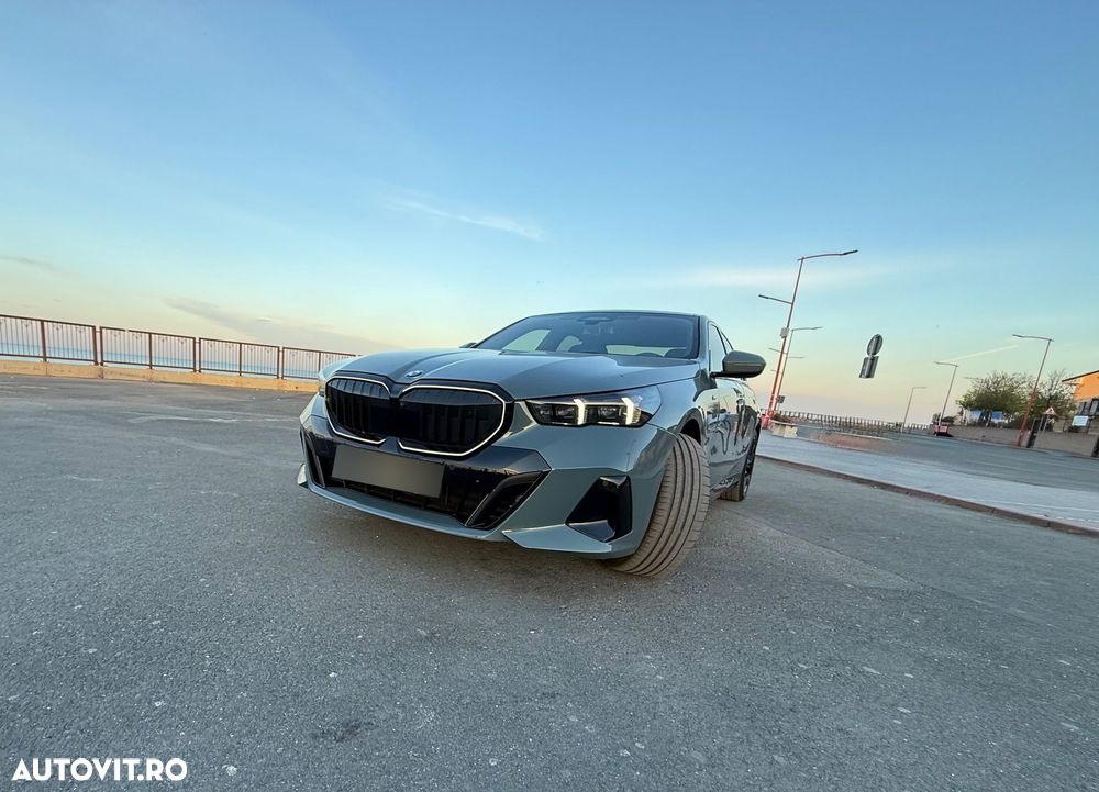 BMW Seria 5 520i AT MHEV - 2