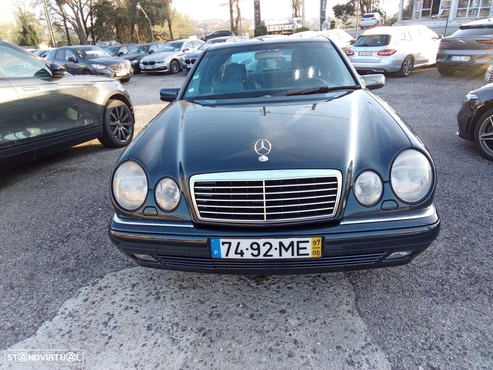 Mercedes-Benz E 300 TD Classic - 1