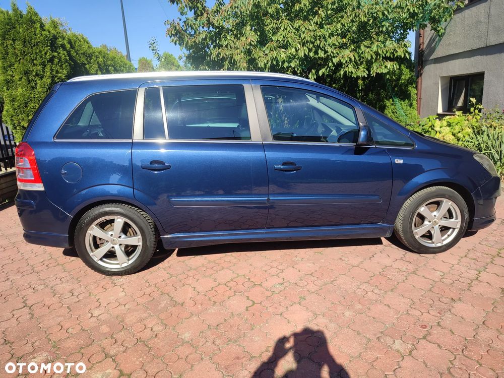 Opel Zafira - 2