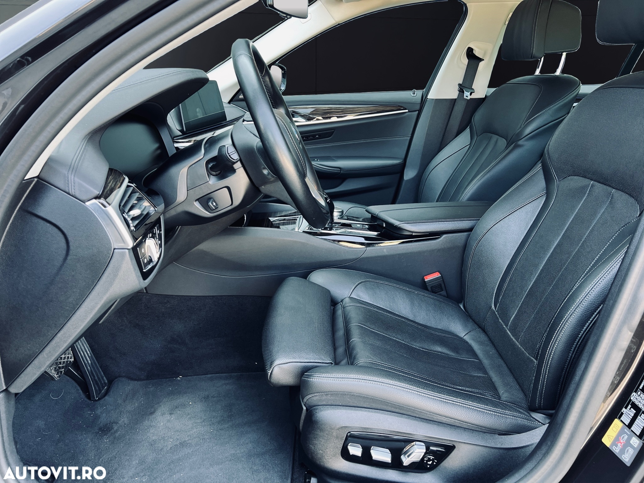 BMW Seria 5 530e iPerformance Aut. Luxury Line - 14