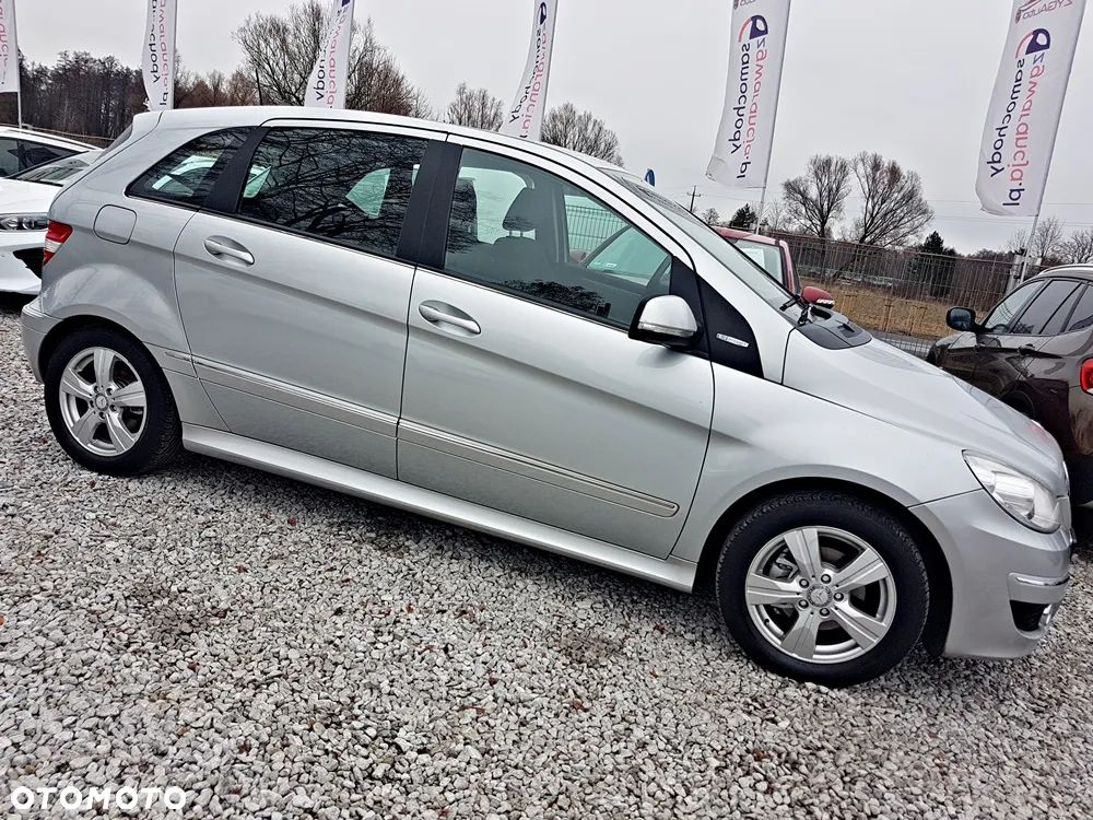 Mercedes-Benz Klasa B 180 BlueEFFICIENCY SPORT EDITION - 34
