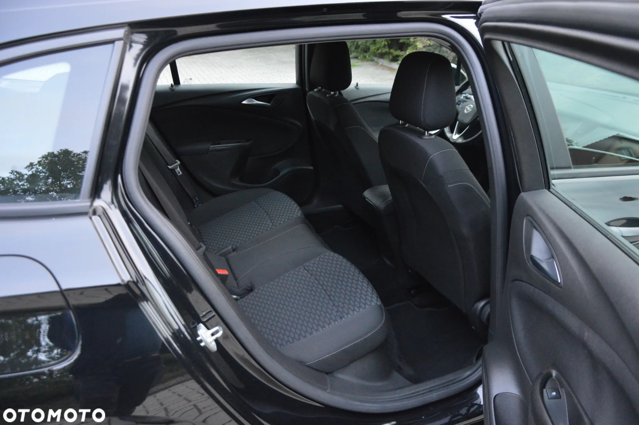 Opel Astra 1.2 Turbo Start/Stop Sports Tourer Edition - 20