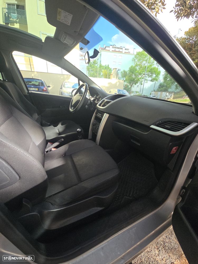 Peugeot 207 SW 1.4 Urban - 23
