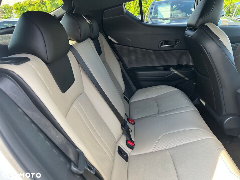 Toyota C-HR 2.0 Hybrid Executive - 30