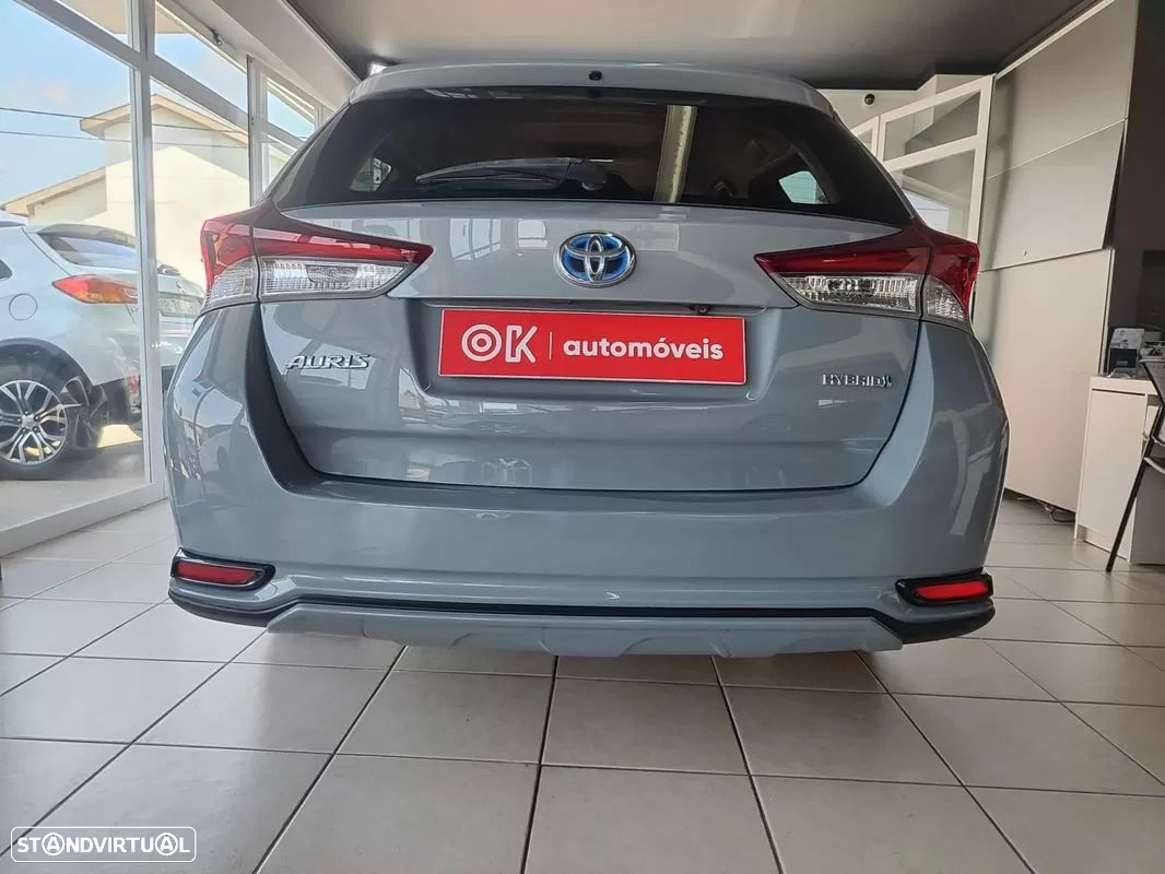 Toyota Auris Touring Sports 1.8 HSD Comfort+P.Sport - 8