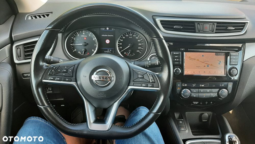 Nissan Qashqai 1.3 DIG-T AKARI - 11