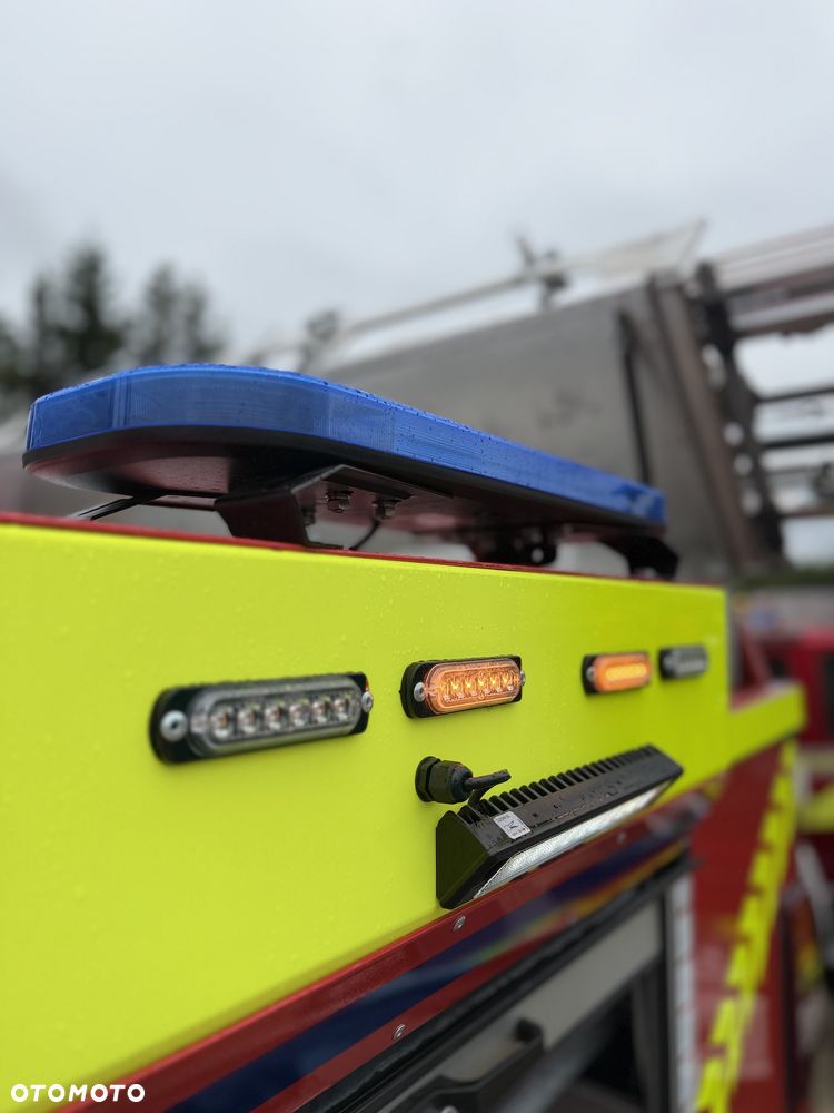 MAN Straż pożarna pojazd pożarniczy wóz strażacki MAN GBA średni terenowy- uterenowiony 4x4 CNBOP 3000l wody reduktor blokada tylnego mostu, maszt oświetleniowy - 27