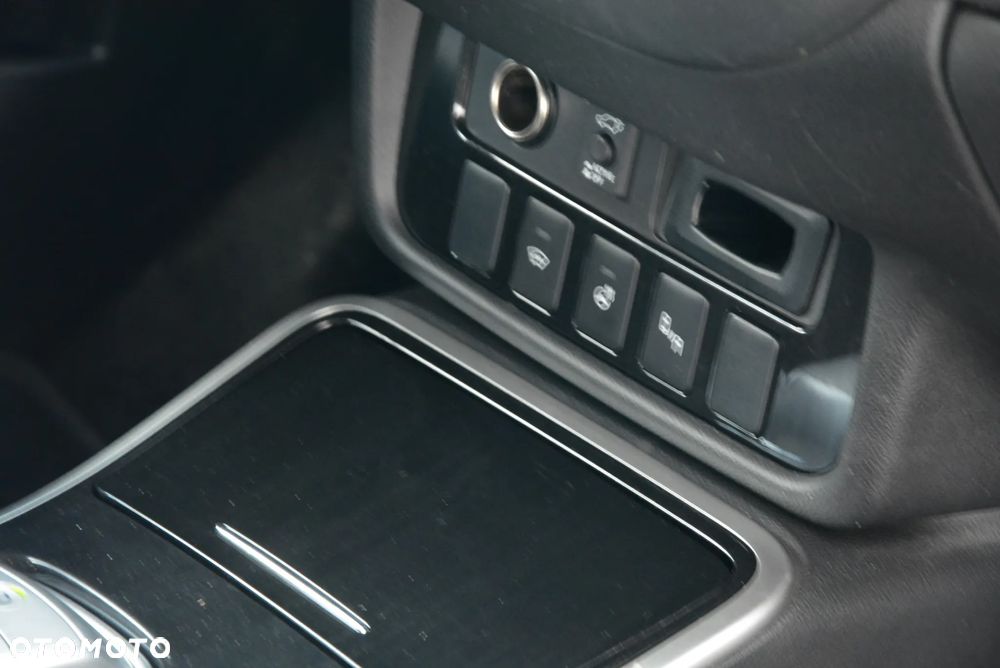 Mitsubishi Outlander 2.0 4WD Top - 35