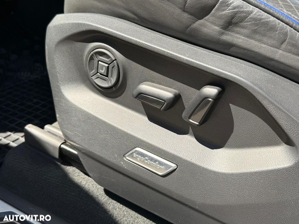 Volkswagen Touareg - 23