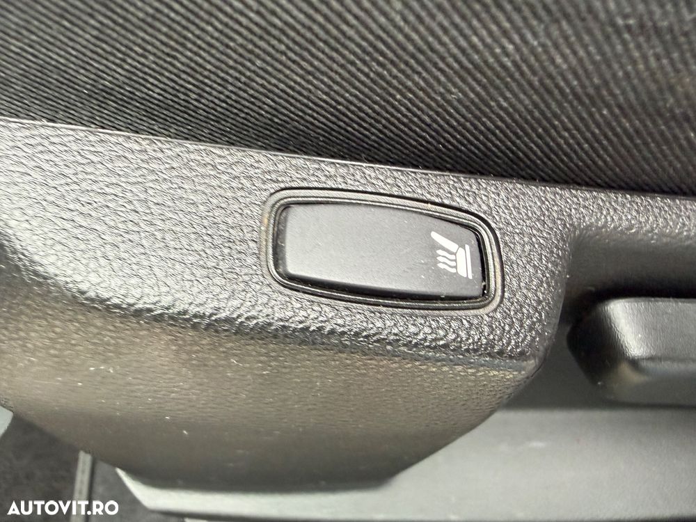 Dacia Duster TCe 100 2WD Celebration - 14