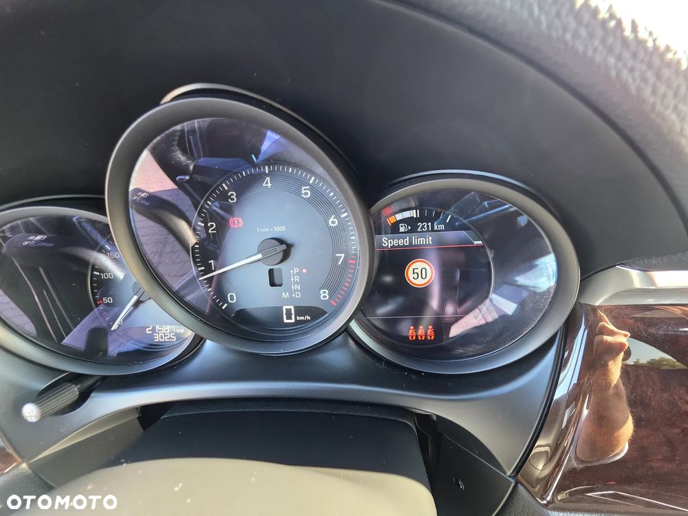 Porsche Macan Standard - 22