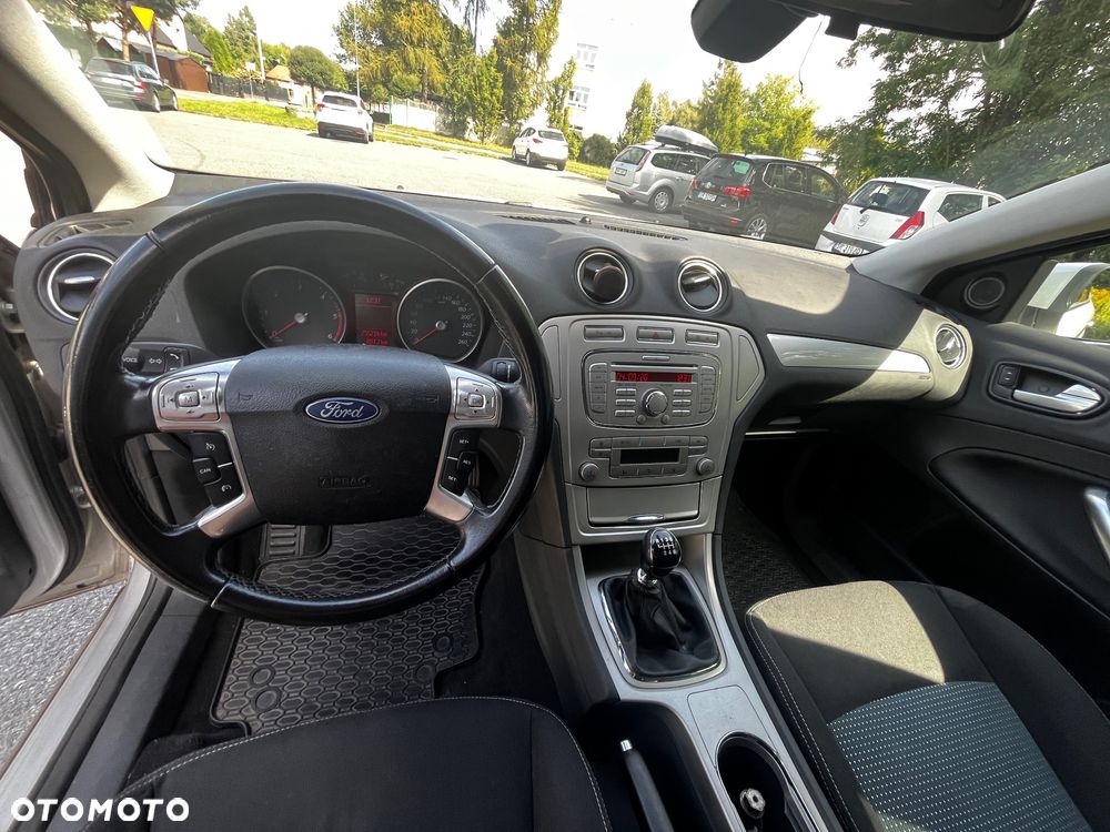 Ford Mondeo 2.0 TDCi Ghia - 4