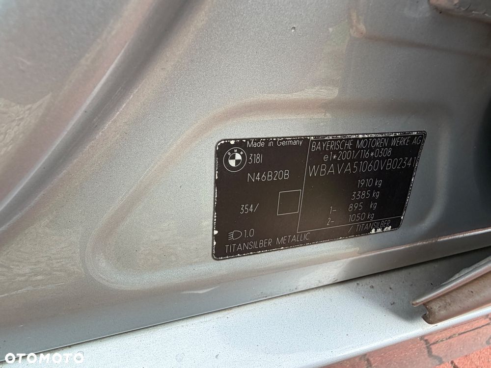 BMW Seria 3 318i - 28