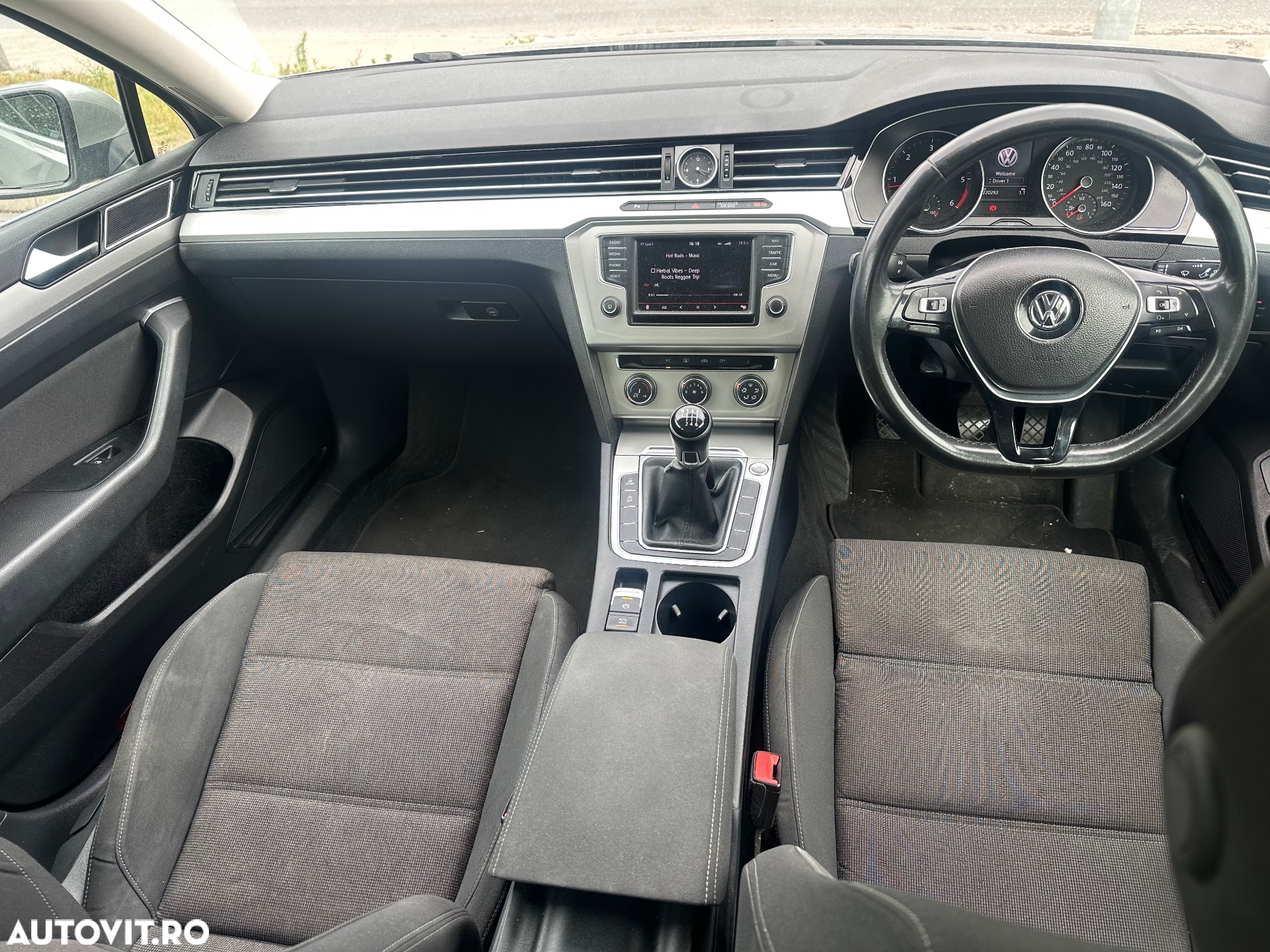 Volkswagen Passat 2.0 TDI SCR Business - 7