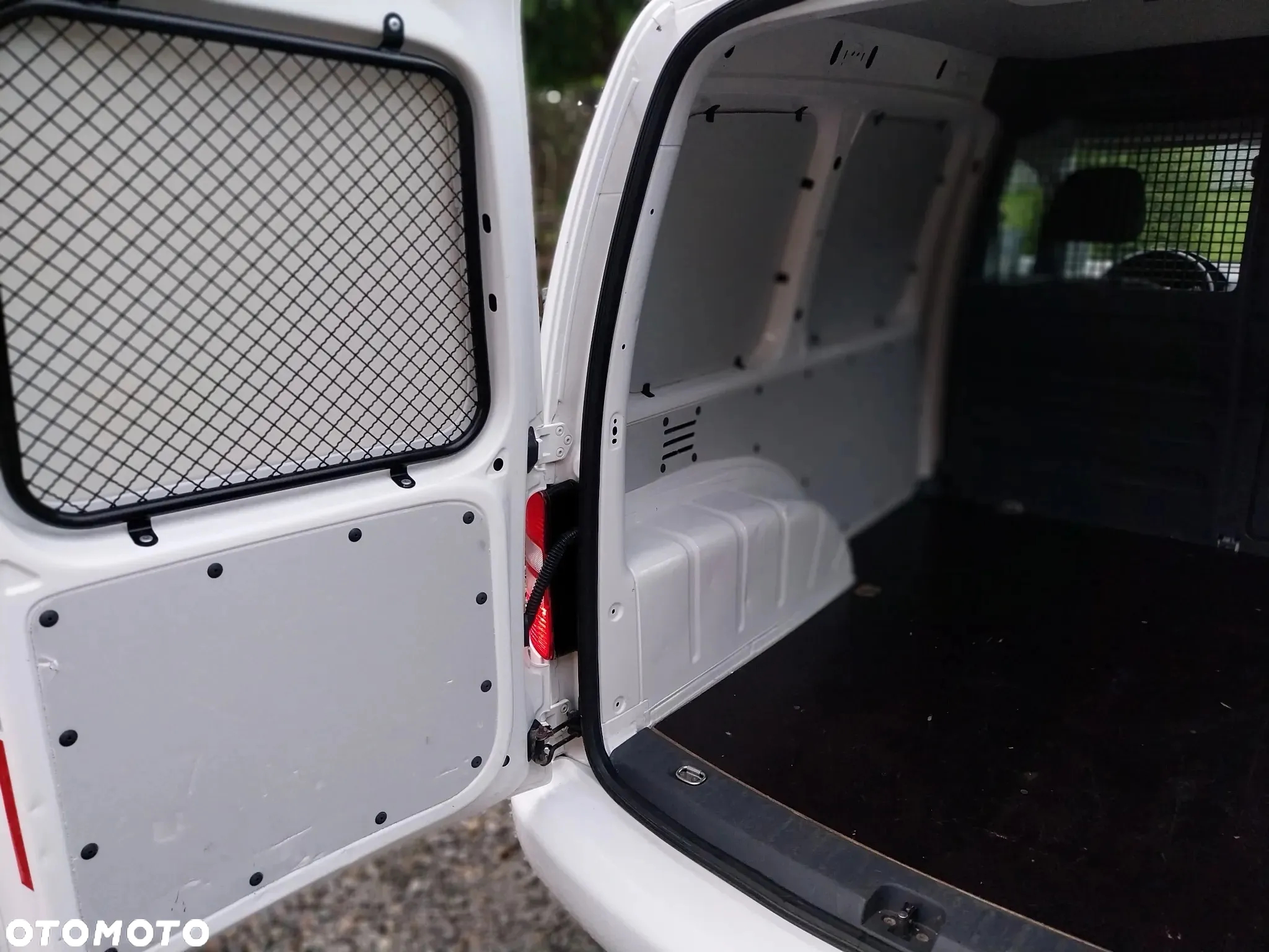 Volkswagen Caddy - 12