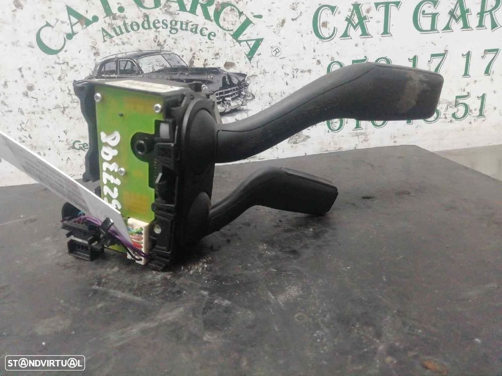 COMANDO MULTIFUNÇÕES AUDI A3 SPORTBACK 2006 -8P0953513B - 2