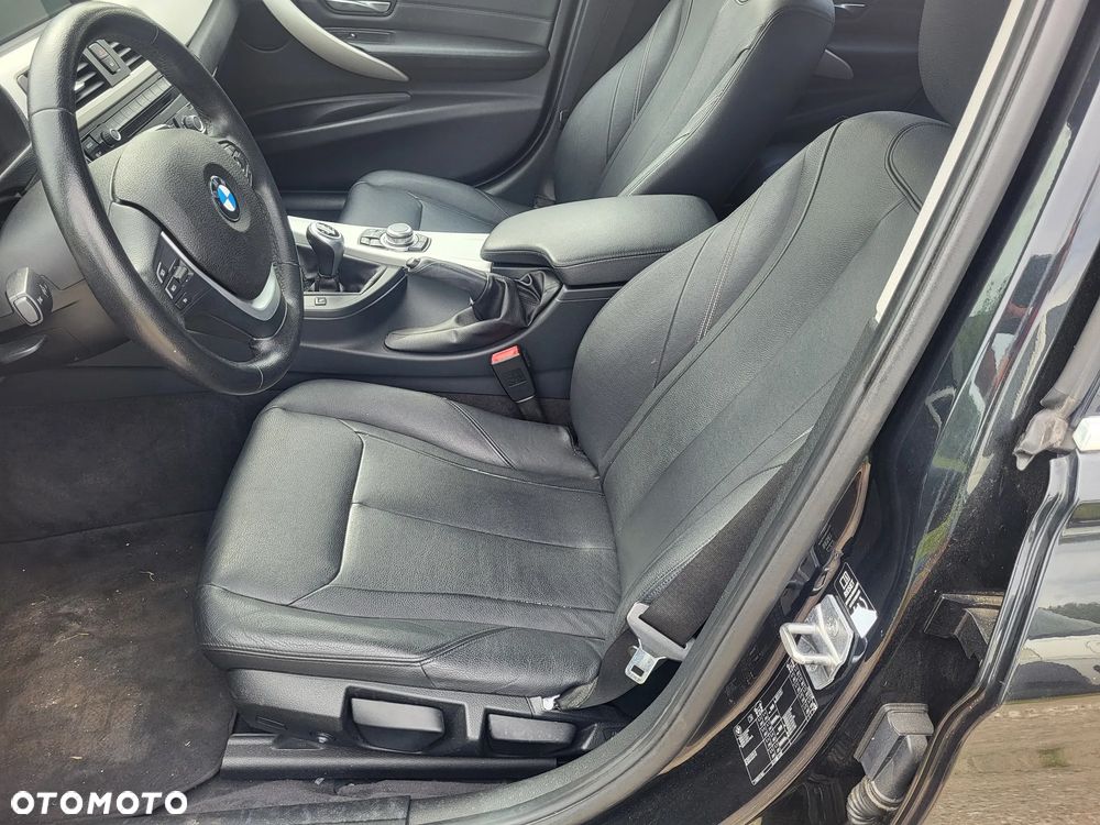 BMW Seria 3 320i Sport Line - 9