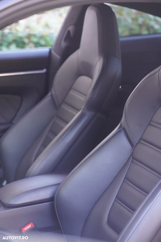 Porsche 911-TURBO-S - 33