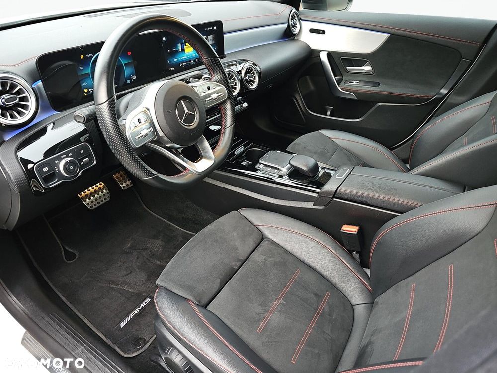 Mercedes-Benz CLA - 11