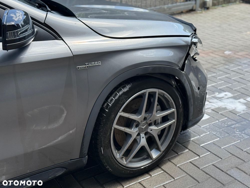 Mercedes-Benz GLA - 4
