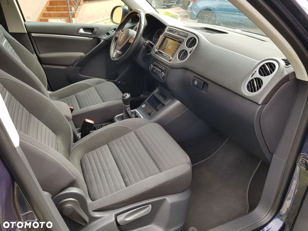 Volkswagen Tiguan 2.0 TDI DPF 4Motion BlueMotion Technology Lounge Sport & Style - 20