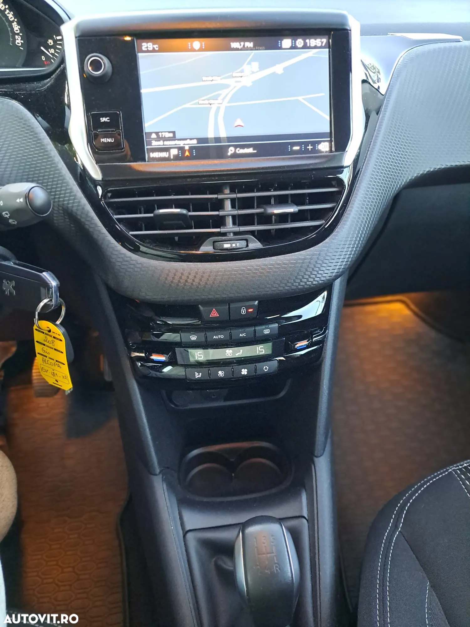 Peugeot 208 1.2 L PureTech Turbo Allure - 14