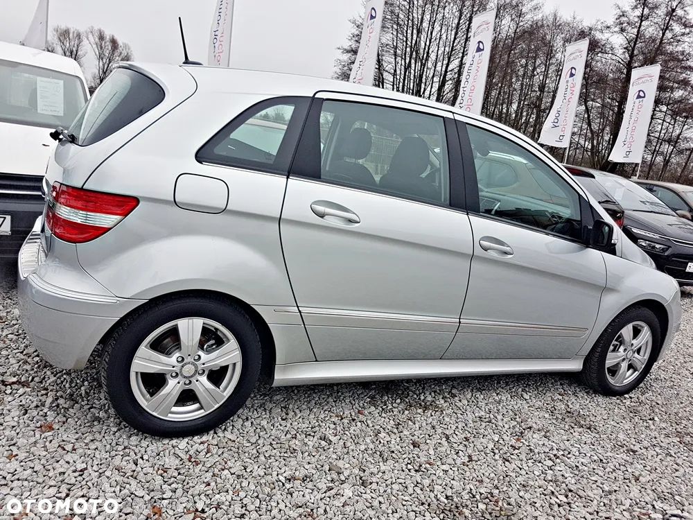 Mercedes-Benz Klasa B 180 BlueEFFICIENCY SPORT EDITION - 36