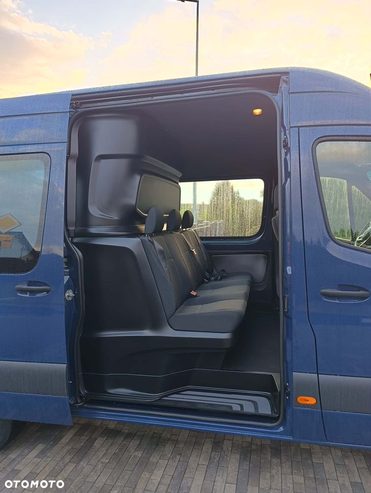 Mercedes-Benz Sprinter - 9