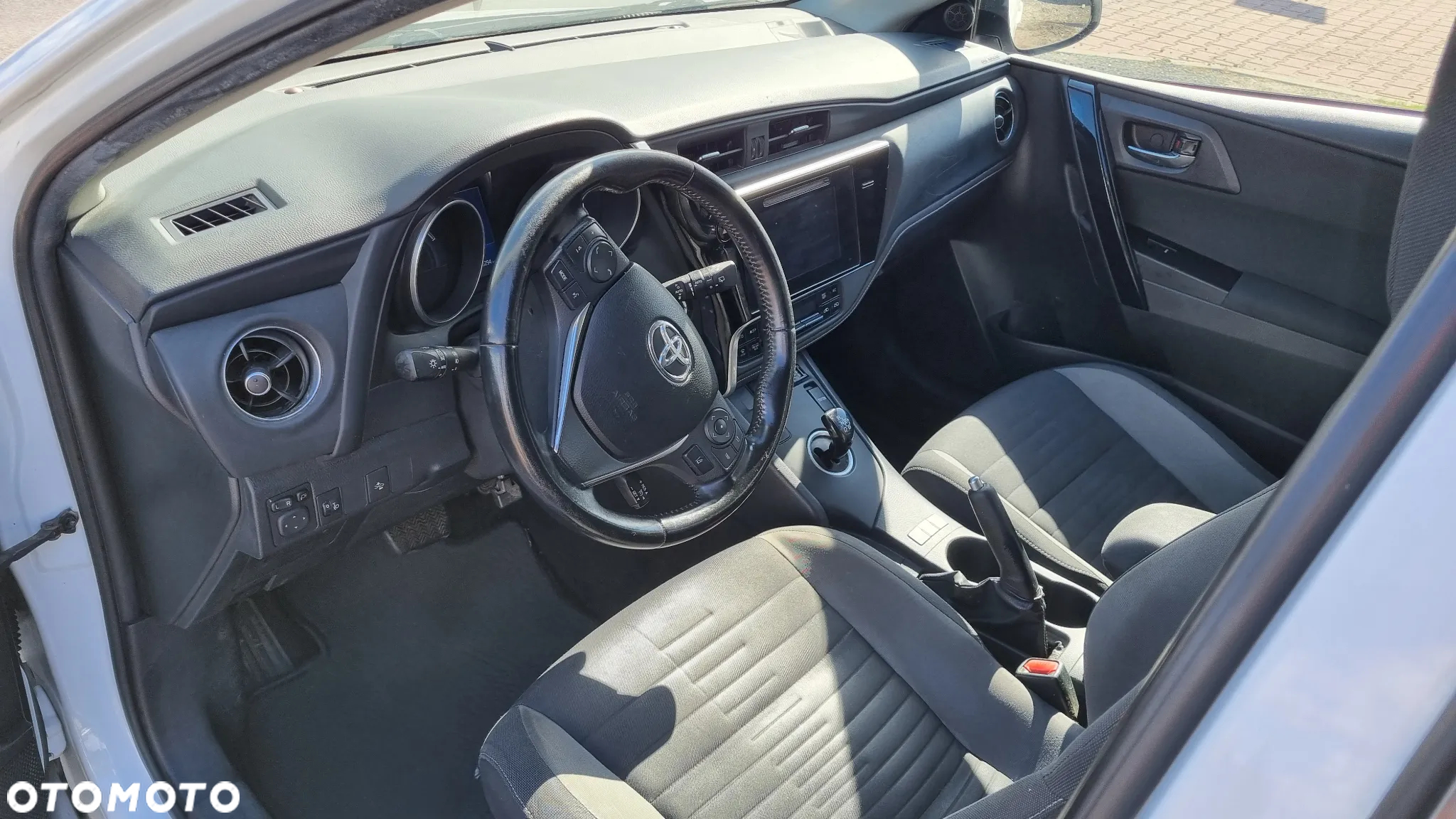 Toyota Auris 1.8 VVT-i Hybrid Automatik Comfort - 26