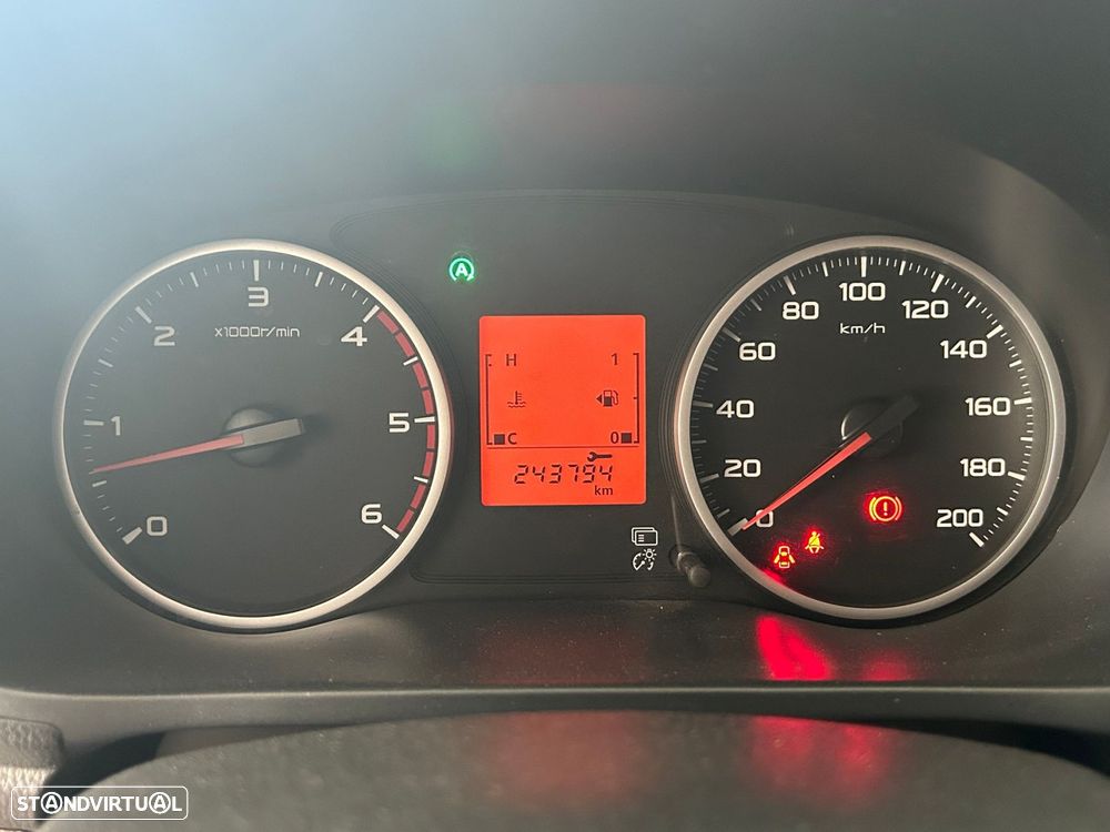 Mitsubishi L200 2.4 DI-D Club Invite 4WD - 16
