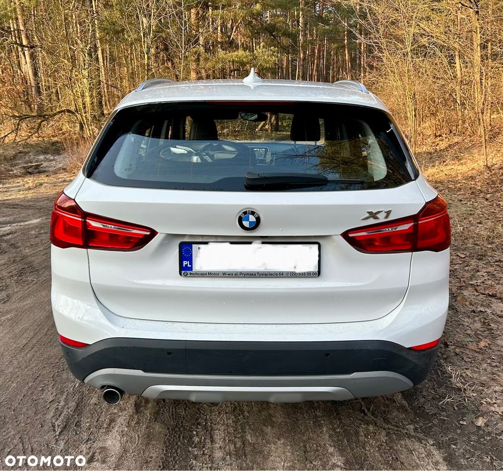 BMW X1 sDrive18d Sport Line - 4