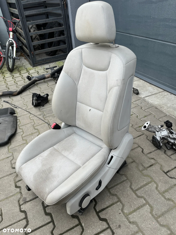W204 C-KLASA FOTEL KIEROWCY Ładny do przeprania