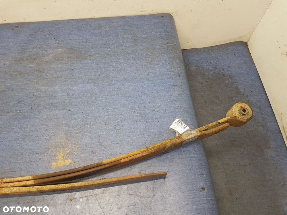 MERCEDES-BENZ 207 D RESOR - 4