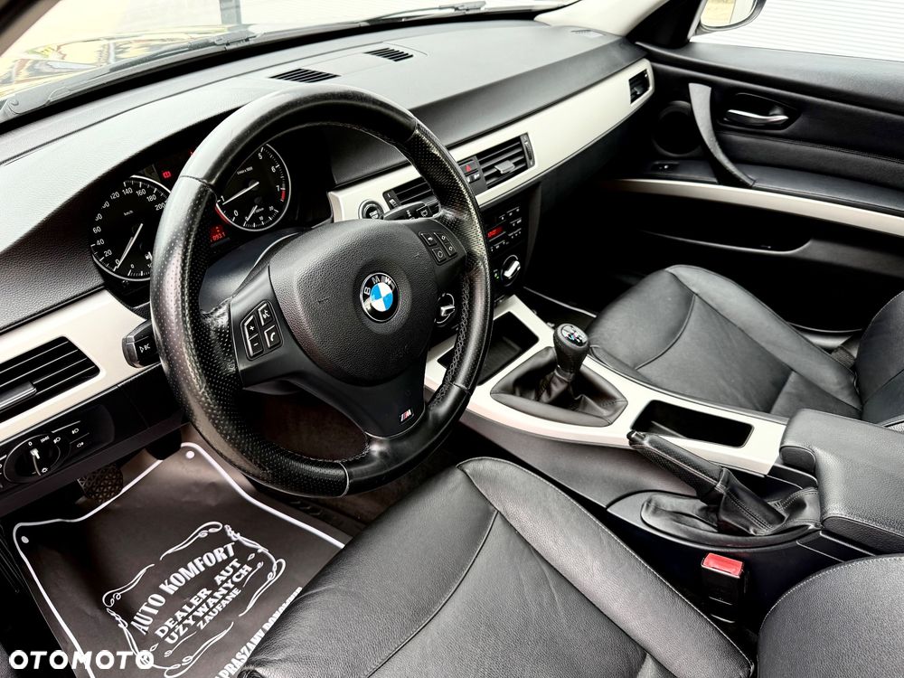 BMW Seria 3 320i Edition Sport - 22