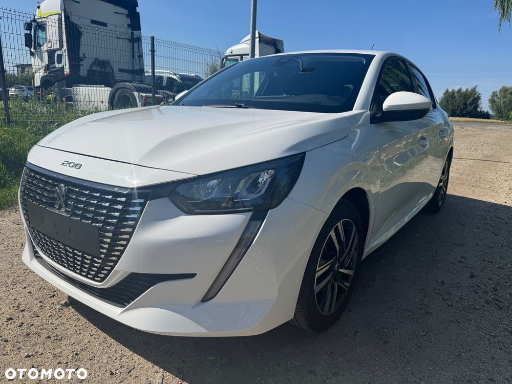 Peugeot 208 - 1