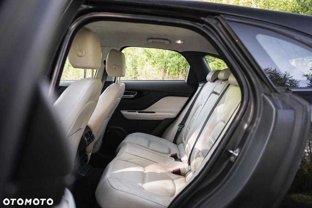 Jaguar F-Pace - 24