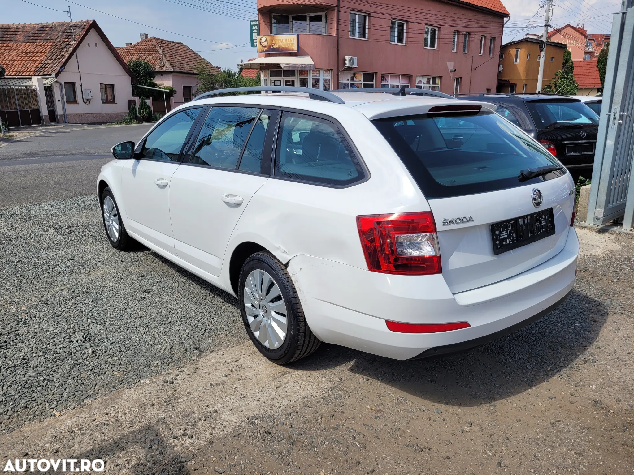 Skoda Octavia 1.6 TDI AMBITION - 8