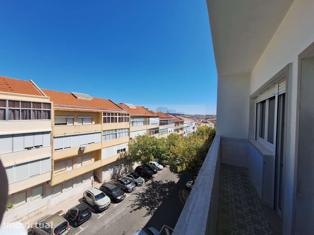 T2 em remodelação total, edifício e fracções como novos. - Grande imagem: 2/11
