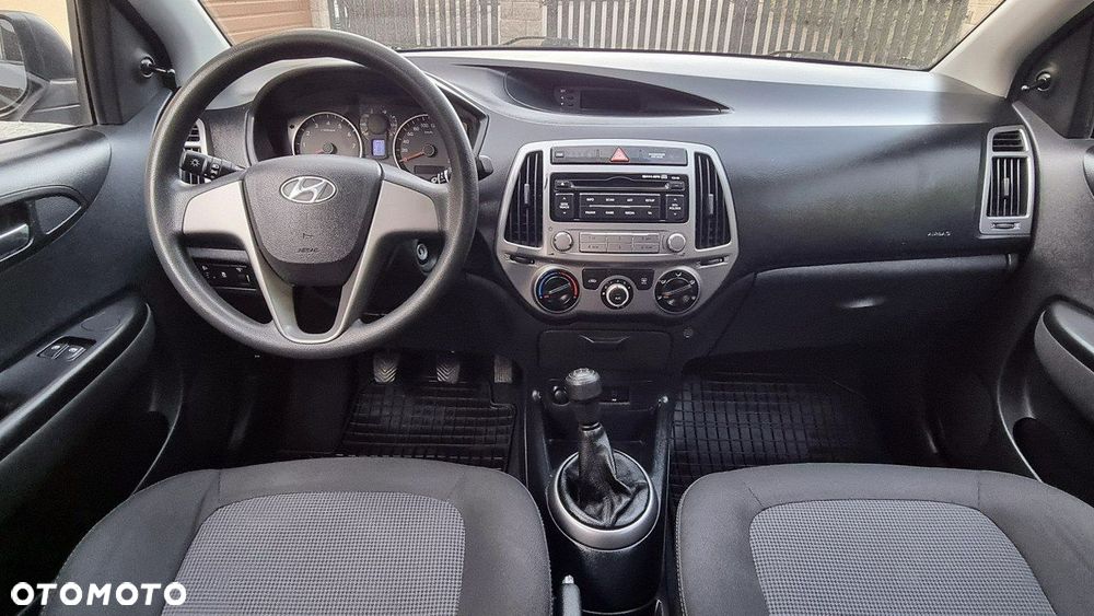 Hyundai i20 - 13