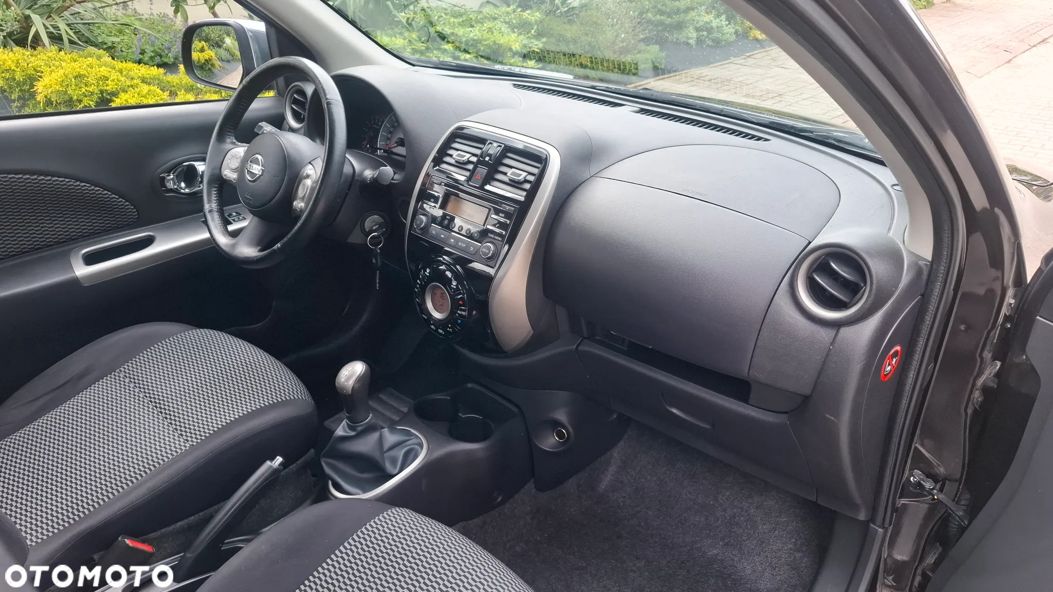 Nissan Micra 1.2 Tekna - 12