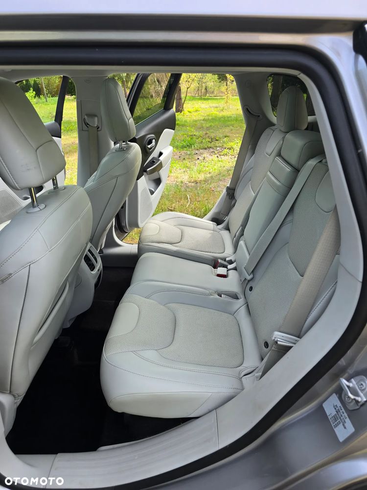 Jeep Cherokee 2.2 MJD Active Drive II Limited - 24