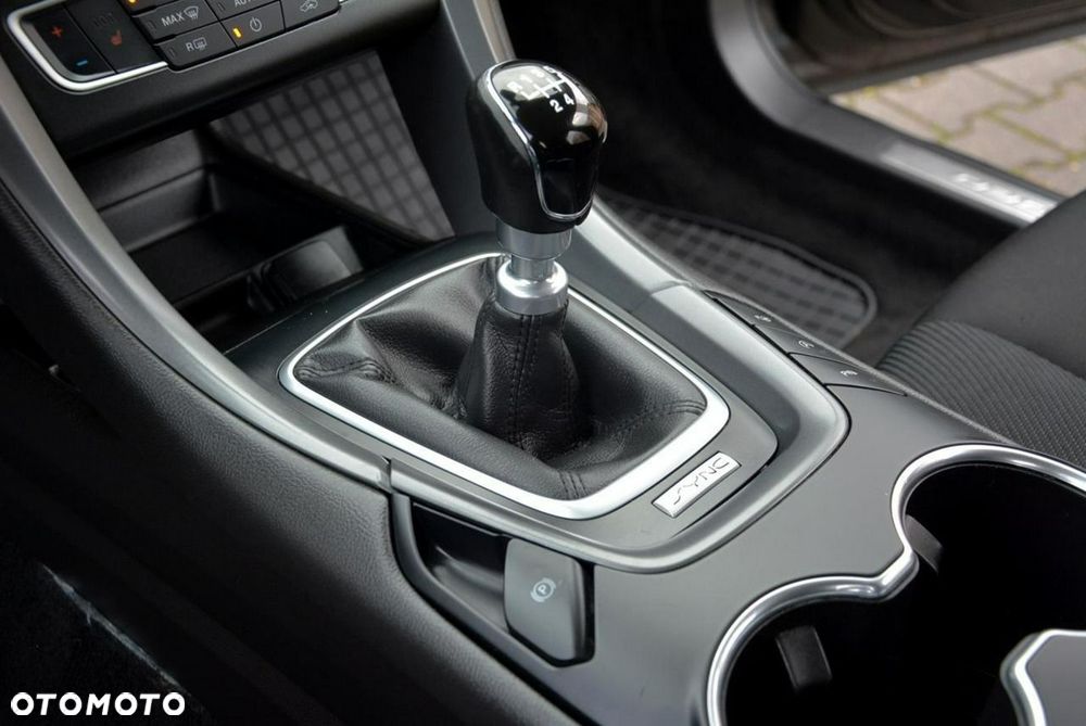 Ford Mondeo - 31